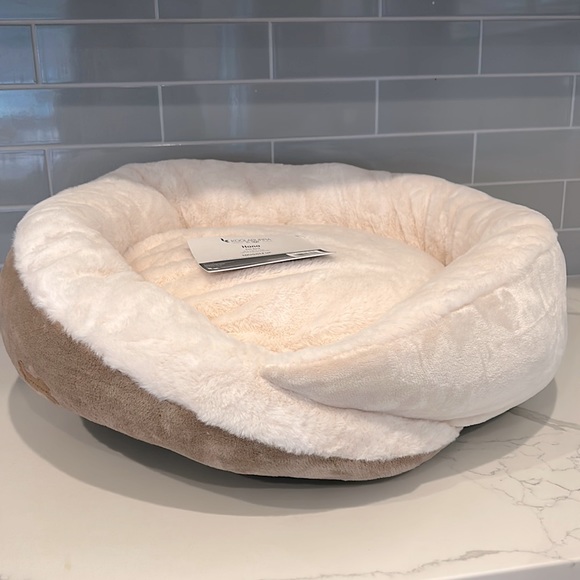Koolaburra Dog Nwt Koolaburra By Ugg Hana Pet Bed Poshmark